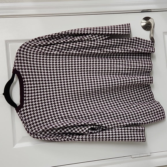 Ann Taylor purple houndstooth drop shoulders sweater Size: L - Picture 6 of 7